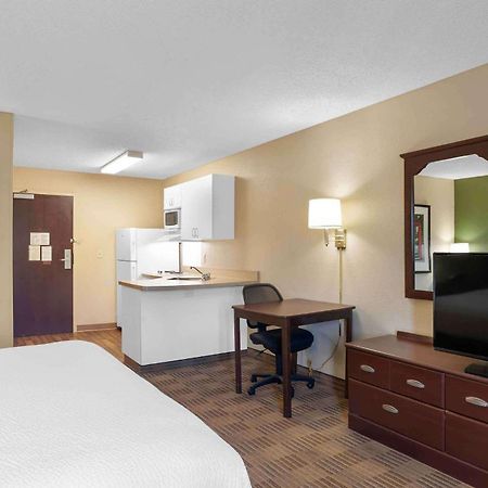 Extended Stay America Select Suites - Greensboro - Wendover Ave - Big Tree Way Bagian luar foto