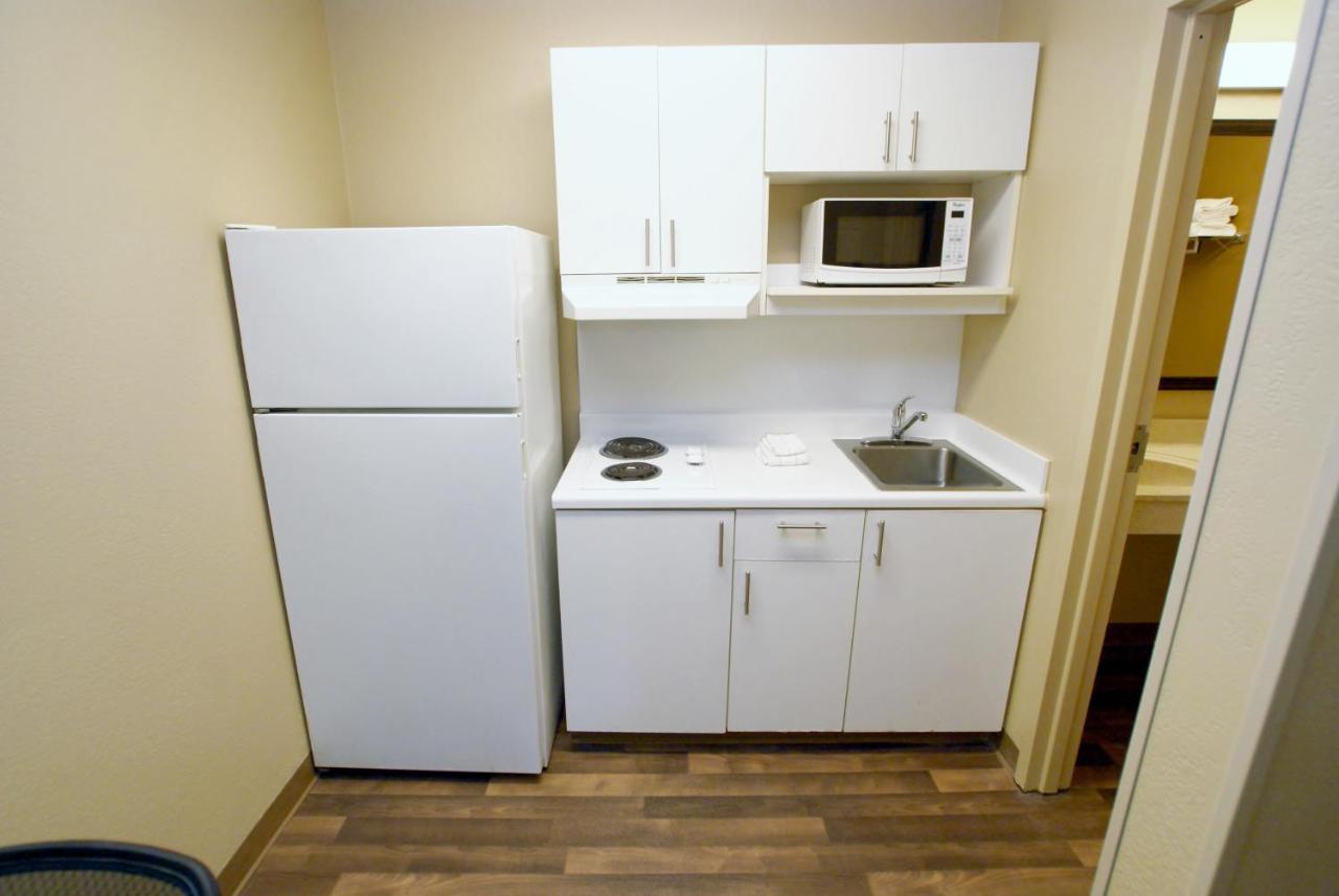 Extended Stay America Select Suites - Greensboro - Wendover Ave - Big Tree Way Bagian luar foto
