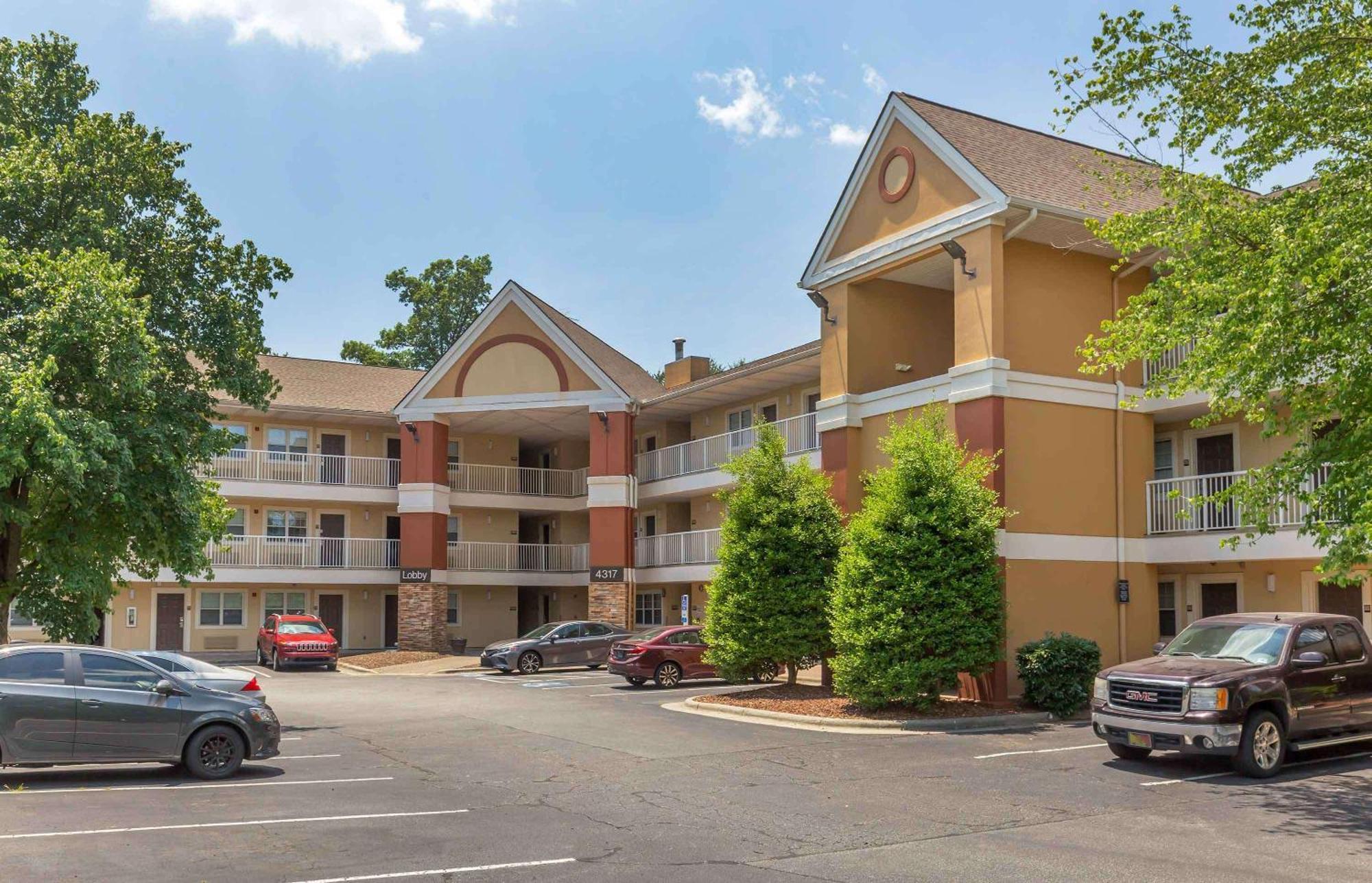 Extended Stay America Select Suites - Greensboro - Wendover Ave - Big Tree Way Bagian luar foto