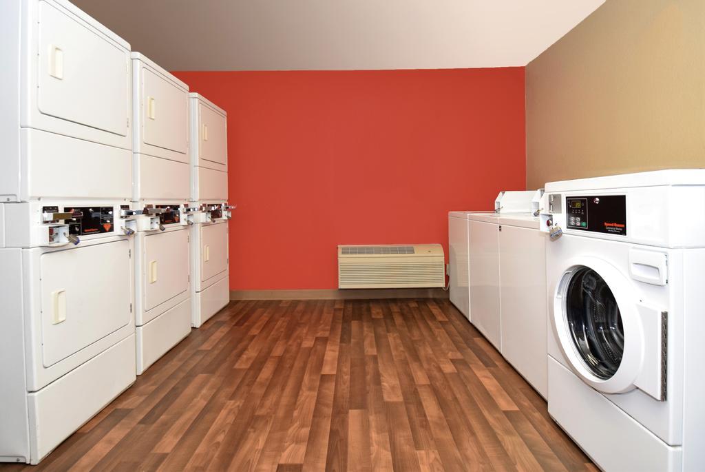 Extended Stay America Select Suites - Greensboro - Wendover Ave - Big Tree Way Bagian luar foto