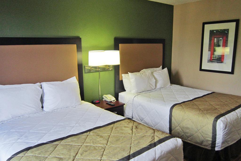 Extended Stay America Select Suites - Greensboro - Wendover Ave - Big Tree Way Bagian luar foto