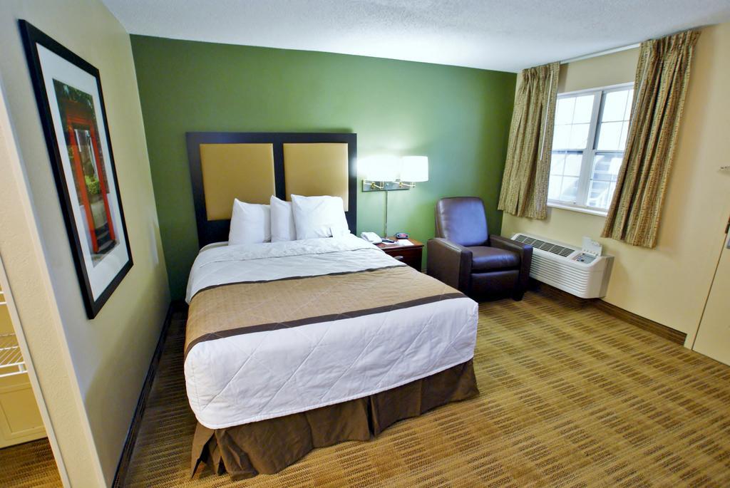 Extended Stay America Select Suites - Greensboro - Wendover Ave - Big Tree Way Bagian luar foto