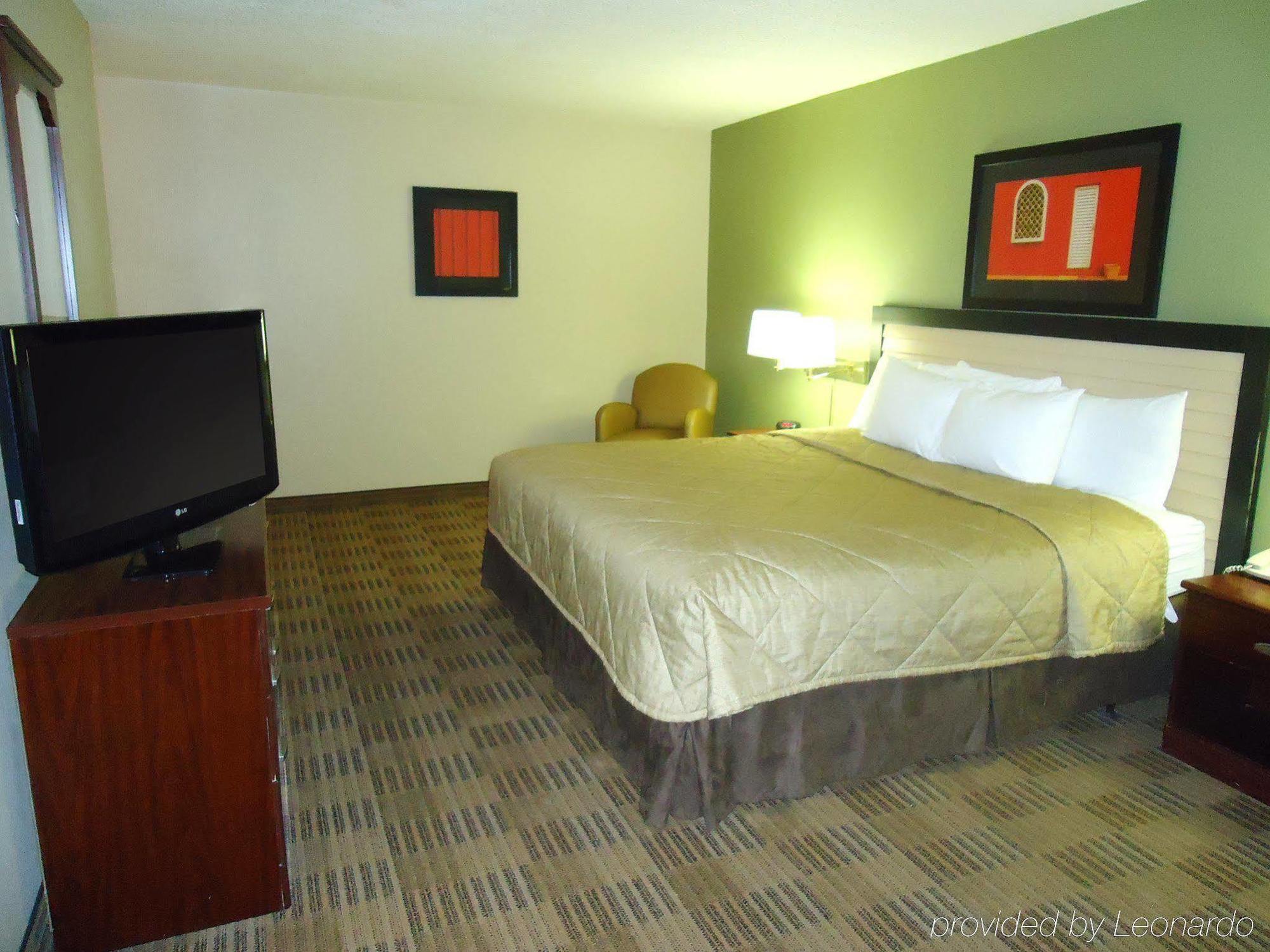 Extended Stay America Select Suites - Greensboro - Wendover Ave - Big Tree Way Bagian luar foto