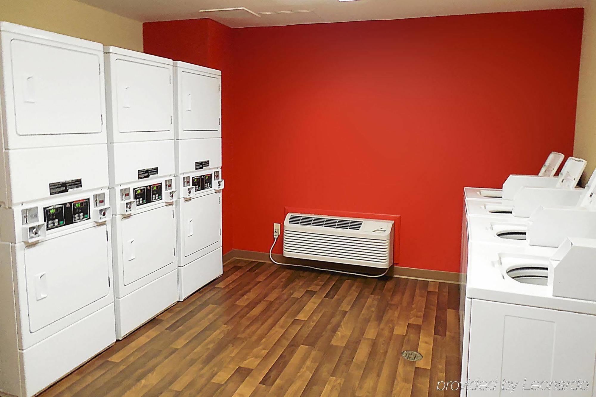 Extended Stay America Select Suites - Greensboro - Wendover Ave - Big Tree Way Bagian luar foto