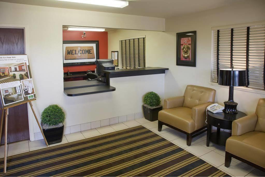 Extended Stay America Select Suites - Greensboro - Wendover Ave - Big Tree Way Bagian luar foto