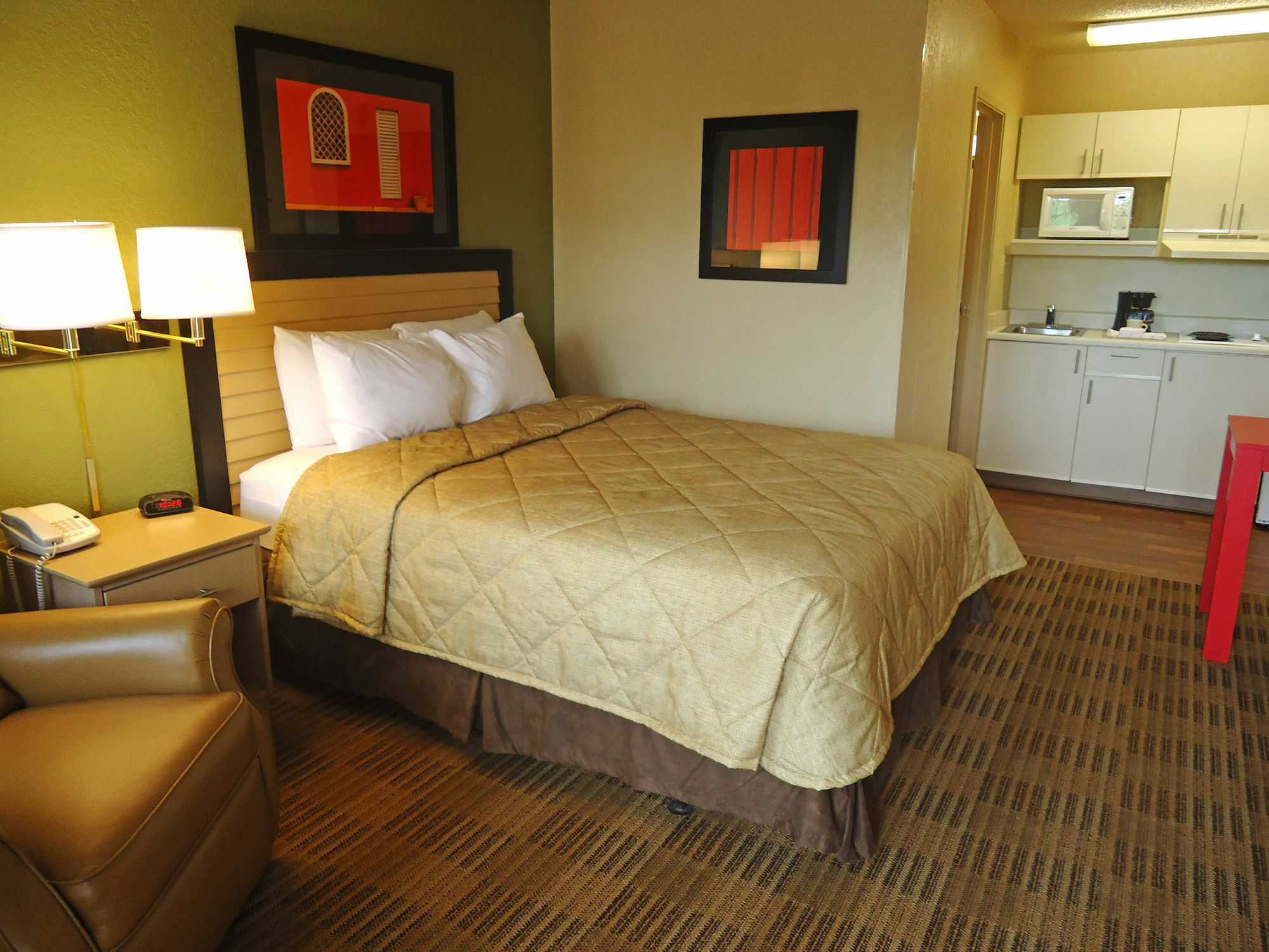 Extended Stay America Select Suites - Greensboro - Wendover Ave - Big Tree Way Bagian luar foto