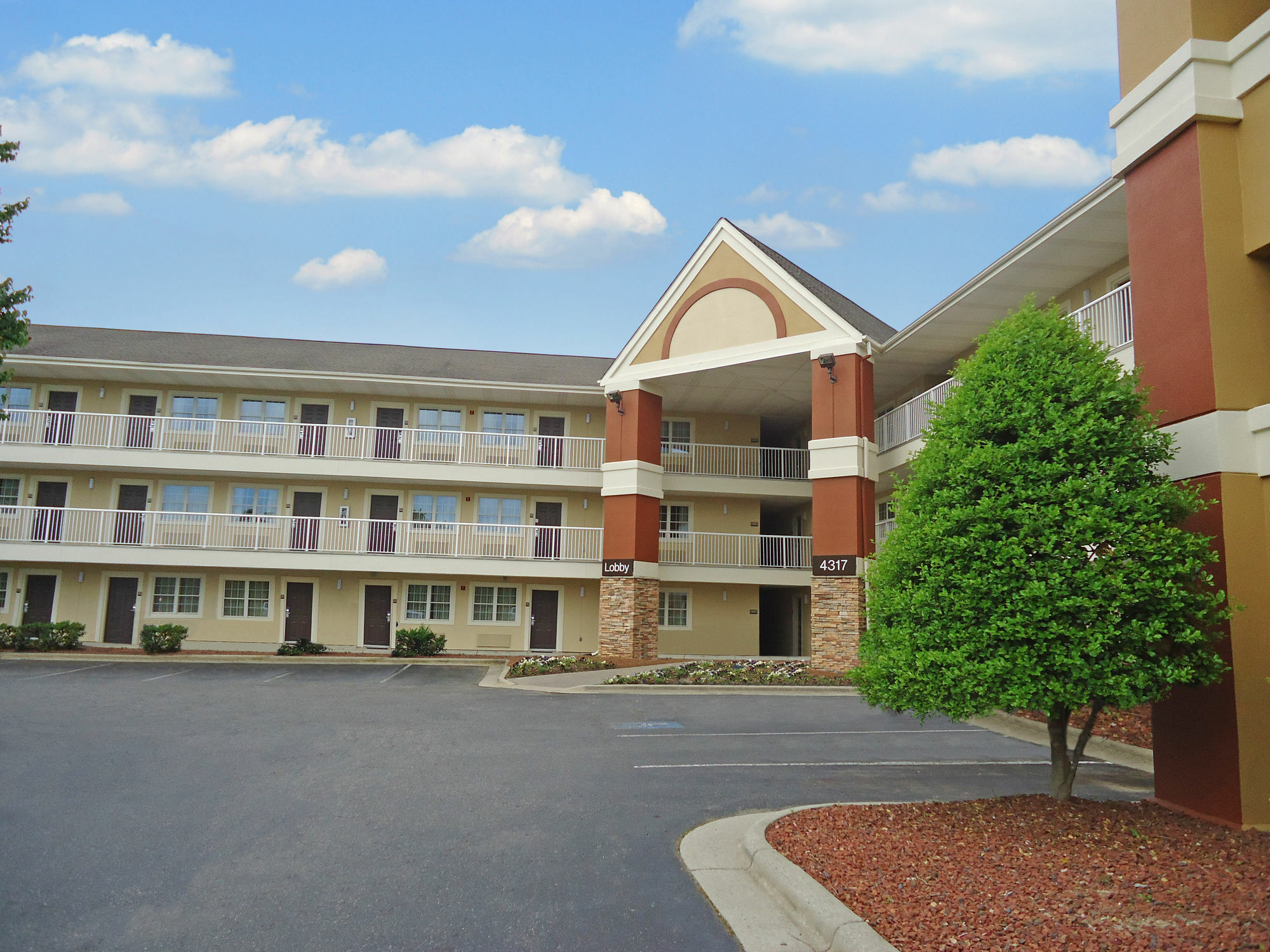 Extended Stay America Select Suites - Greensboro - Wendover Ave - Big Tree Way Bagian luar foto